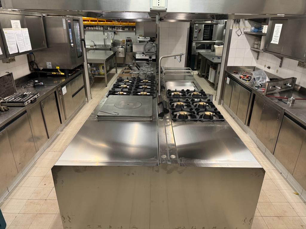 mobili acciaio inox per cucina professionale 4