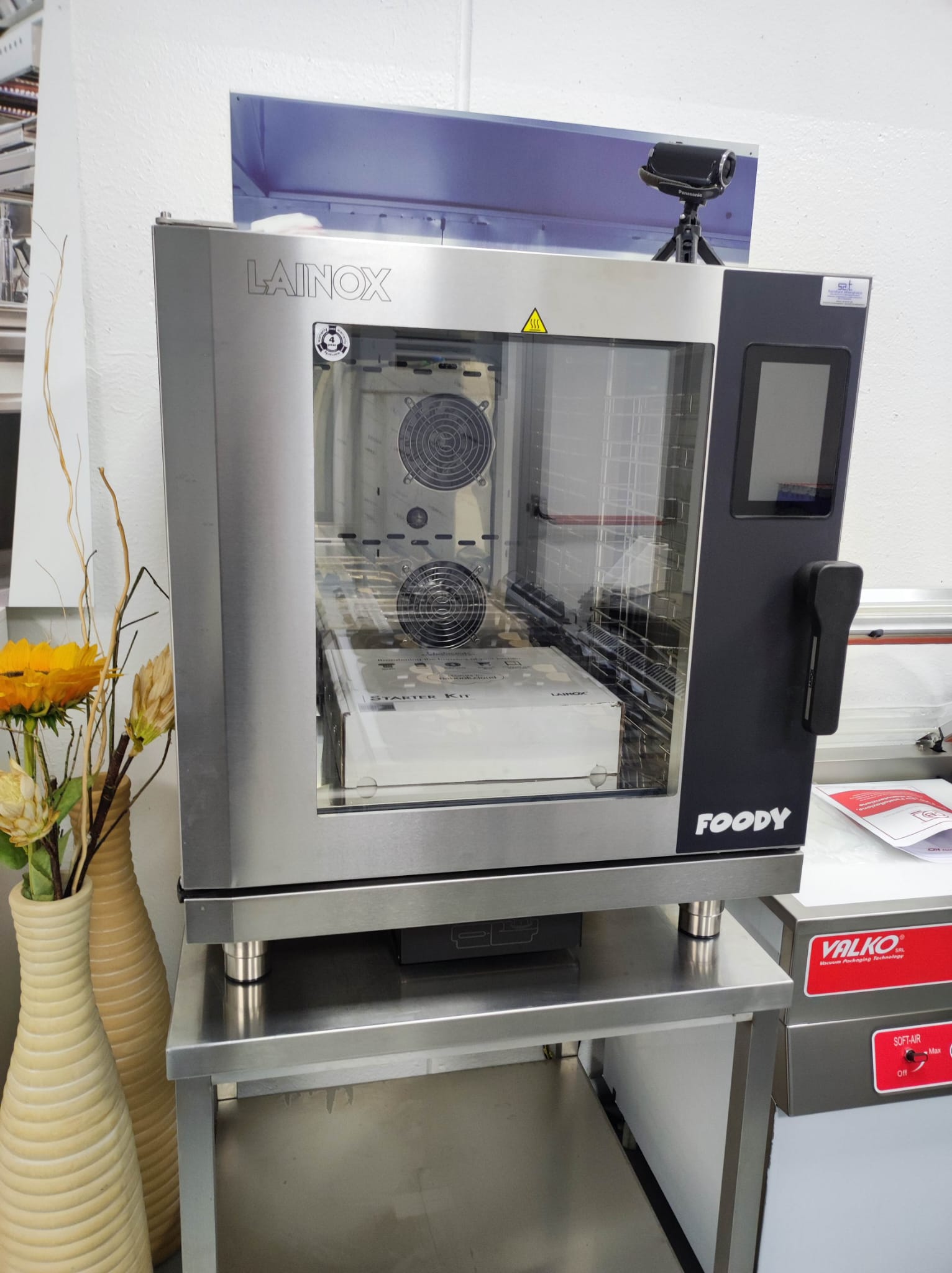 Cucina professionale con Lainox forni per ristorante